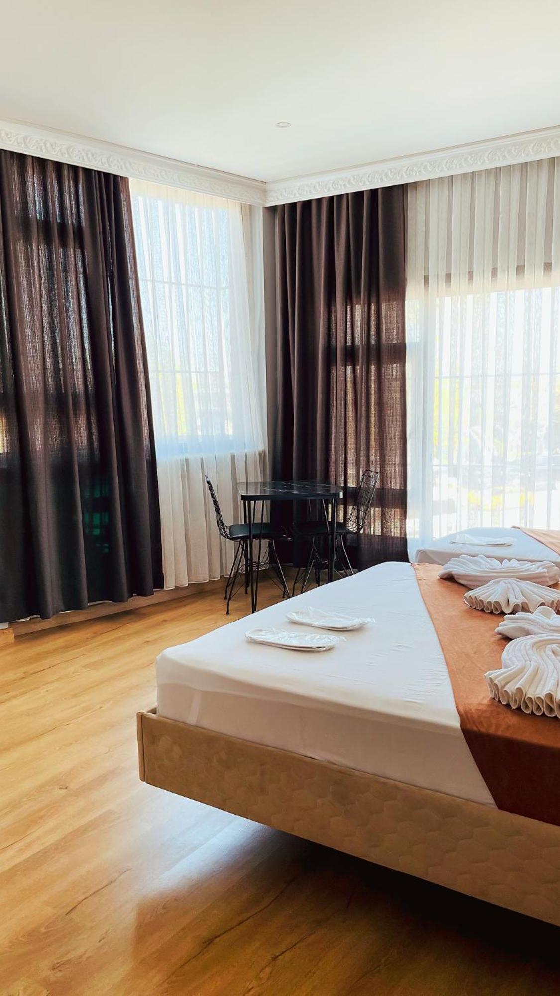 Lumina Boutique 5*